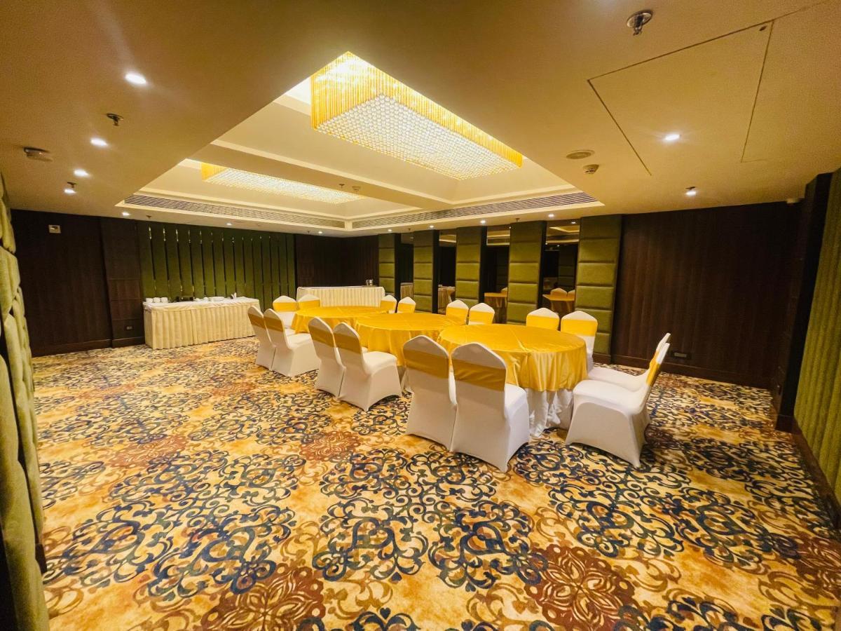 Golden Tulip Jalandhar Hotel ภายนอก รูปภาพ