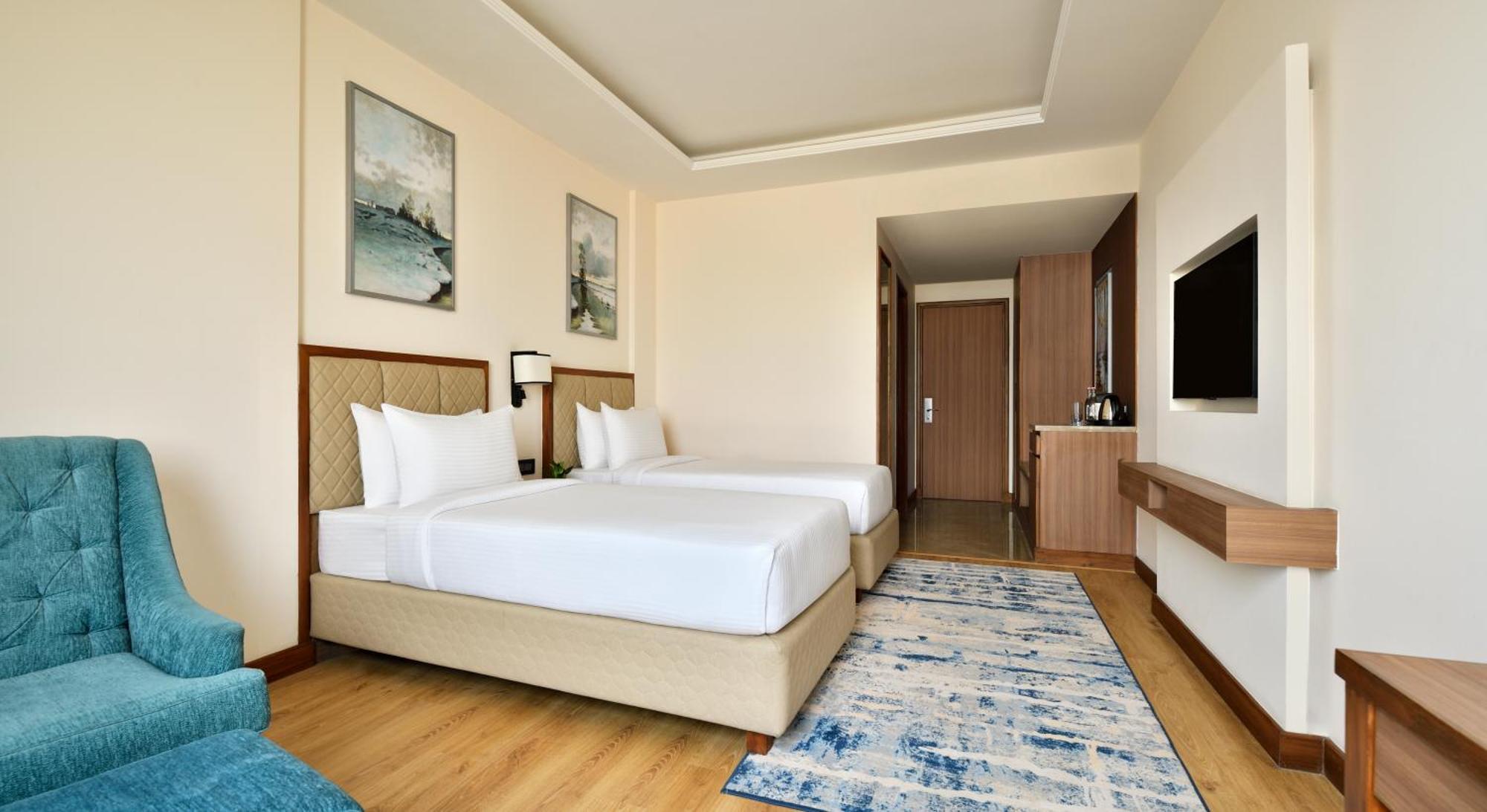 Golden Tulip Jalandhar Hotel ภายนอก รูปภาพ