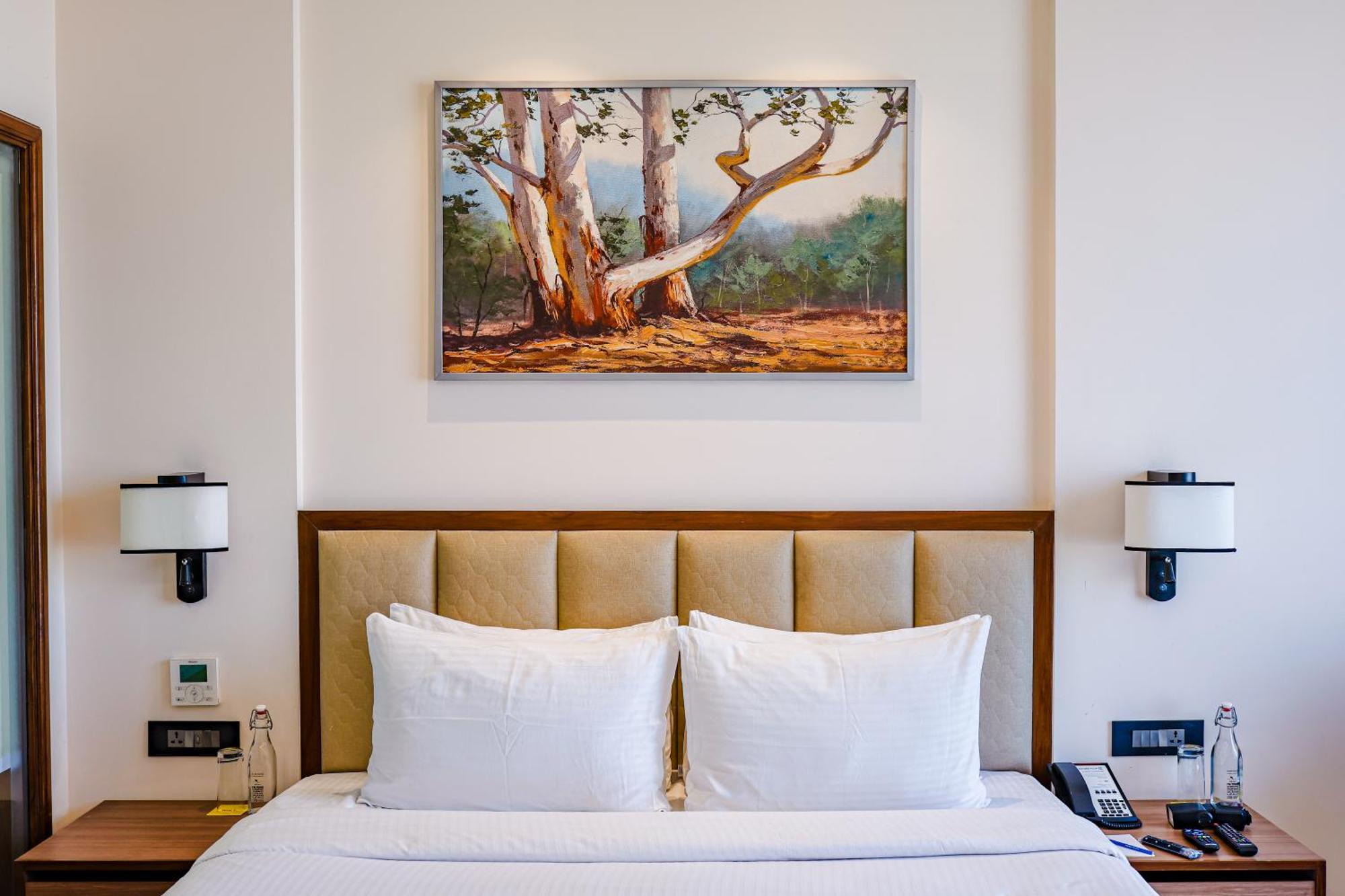 Golden Tulip Jalandhar Hotel ภายนอก รูปภาพ