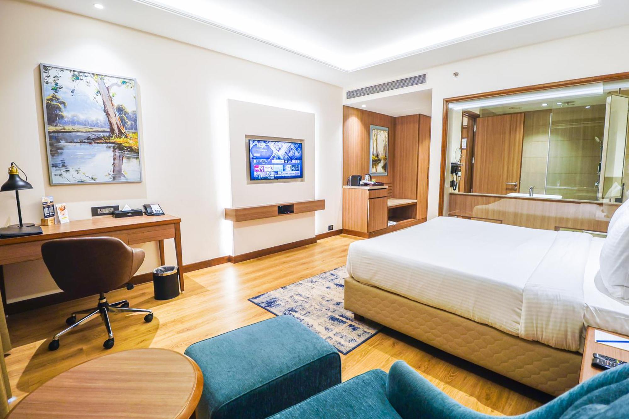Golden Tulip Jalandhar Hotel ภายนอก รูปภาพ
